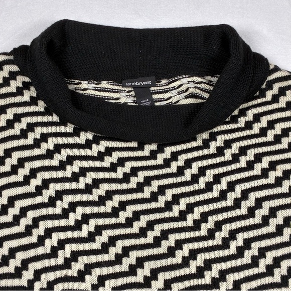 Lane Bryant Sweater Womens 18/20 Black cream Abstract Short Sleeve Cowl Neck - Picture 2 of 6